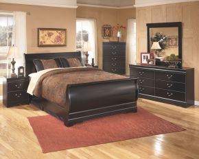 Signature Design by Ashley® B128/31/36/46/77/74/98/92 Huey Vineyard - 7 Pc. - Dresser, Mirror, Chest, Queen Sleigh Bed, Nightstand - Black
