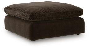 Benchcraft® 6780708 Maxton Heights - Oversized Accent Ottoman - Bittersweet
