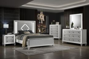 New Classic 00-1583-35C Stardust - 5/0 Queen 5 Piece Bedroom Set (Bed, Dresser, Mirror, Chest, Nightstand) - Pearl Silver