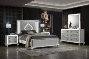 New Classic 00-1583-35N New Classic 00-1583-35N Stardust - 5/0 Queen 5 Piece Bedroom Set (Bed & Dresser & Mirror & 2 Nightstands) - White