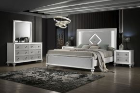 New Classic 00-1583-25N Stardust - 6/0 Western King 5 Piece Bedroom Set (Bed & Dresser & Mirror & 2 Nightstands) - White