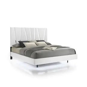 New Classic 00-1840-100 Europa - 6/6 Eastern King Bed - White