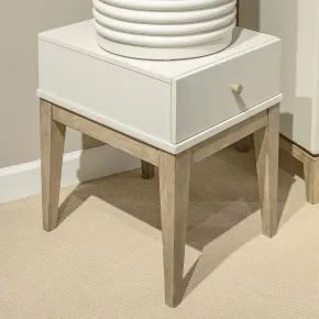 Liberty Furniture 465-OT1022 Liberty Furniture 465-OT1022 Berkley Square - Chairside Table - Linen & Khaki